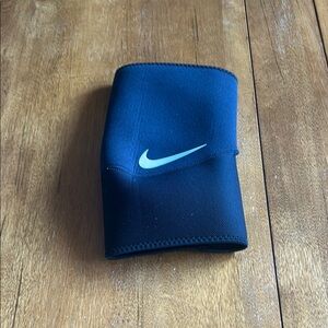 Nike Black knee Support brace